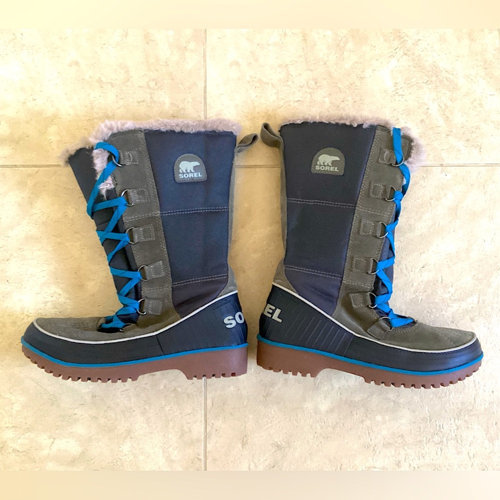 Women’s Sorel Tivoli High II Winter Boots, Size 8